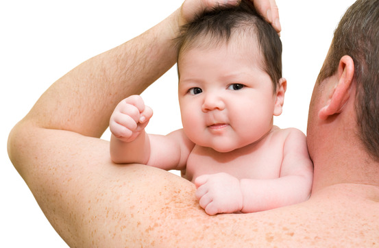 Papá y la atención cotidiana del bebé